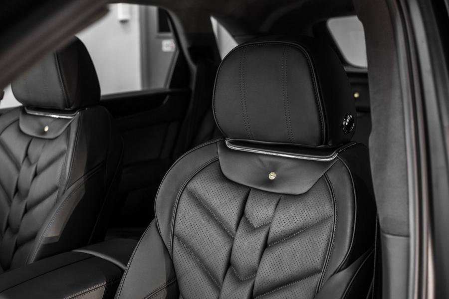 Детали интерьера Bentley Bentayga Centenary Edition by Project Kahn 2019 года  (фото 9 из 11)